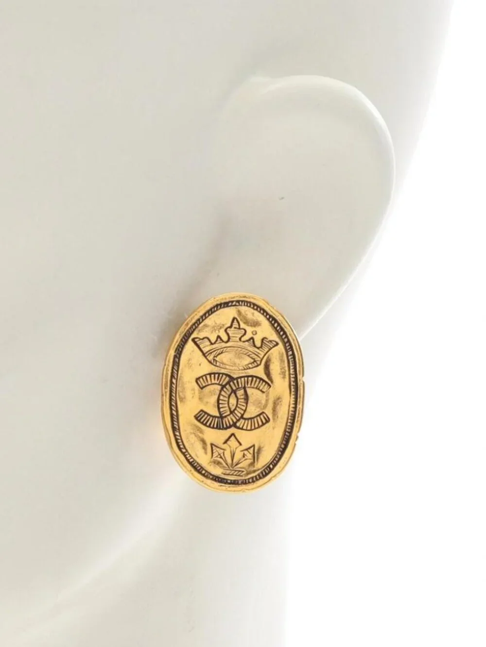 CHANEL Vintage Gold Logo Clip earrings